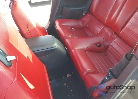 2005 Ford Mustang V6 Deluxe/V6 Premium z USA, uszkodzony, nr VIN 1ZVHT80N555113812